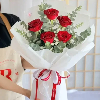 ช่อดอกกุหลาบสีแดงส่งด่วน LOVE051