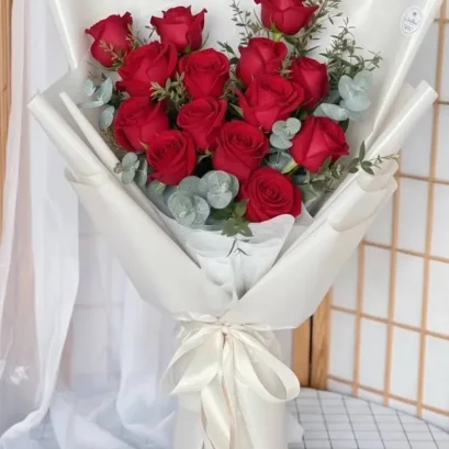 ช่อดอกกุหลาบแดง14ดอก ช่อดอกไม้วันวาเลนไทน์