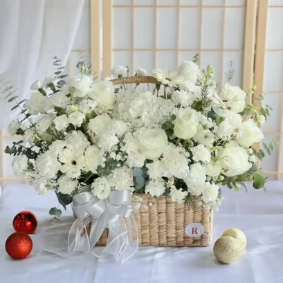 ตะกร้าดอกไม้โทนสีขาวล้วนสวยๆ แจกันดอกไม้ตั้งโต๊ะสีขาว FW019