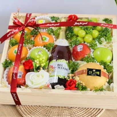 กระเช้าของขวัญ กระเช้าผลไม้+น้ำองุ่นอัดก๊าซ RB169 จากร้าน Redribbin.com