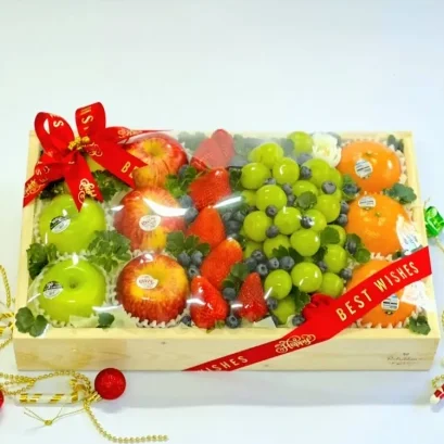 กระเช้าของขวัญผลไม้รวมเพื่อสุขภาพในถาดไม้ RB158 จากร้าน Redribbin.com