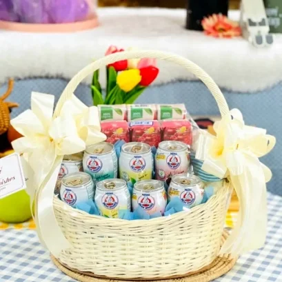 กระเช้านมตราหมีและน้ำผลไม้ 1230 บาท Redribbin