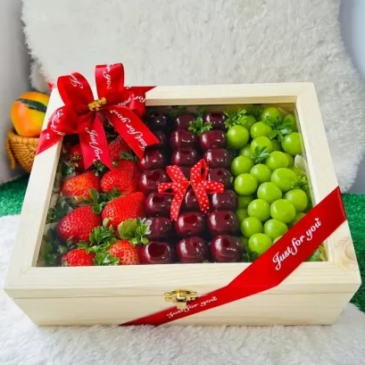 กระเช้าผลไม้ตระกูลเบอรี่ กระเช้าของขวัญ RB212 จาก เรดริบบิ้น