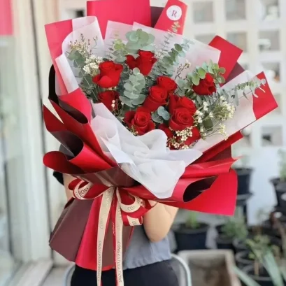 ช่อดอกกุหลาบแดง ช่อกุหลาบวันวาเลนไทน์ ช่อดอกกุหลาบราคา 2000
