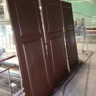 การไสแต่งประตูไฟเบอร์กลาส