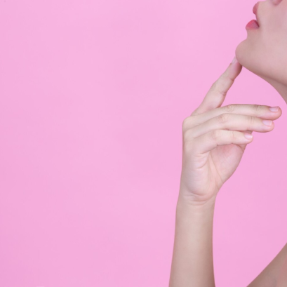 รวมครบ ! ฉีดฟิลเลอร์แก้คางบุ๋ม เหมาะกับใคร ? อันตรายไหม ?