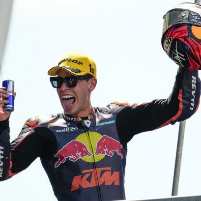 ออกุสโต้ เฟอร์นันเดซ นักบิดสแปนิชคว้าแชมป์ Moto2 2022