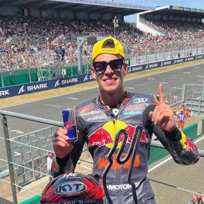 ทำความรู้จัก 'ออกุสโต้ เฟอร์นันเดซ' รุกกี้หนึ่งเดียวใน MotoGP 2023