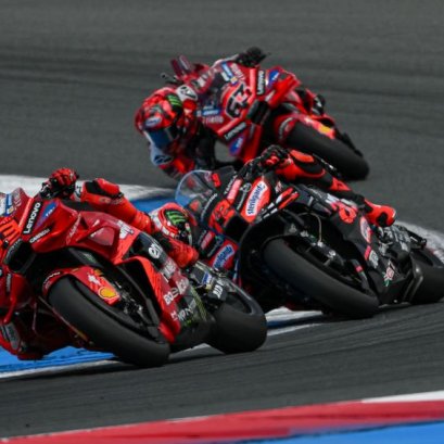 2 นักบิด DUCATI ชื่มชมฟอร์มที่ร้อนแรงของคู่แข่ง 'มาร์โก เบซเซคกี'