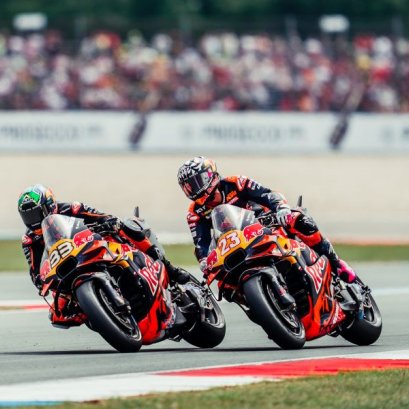 KTM คอนเฟิร์มไลน์อัพ MotoGP 2026 สยบข่าวลือย้ายทีม!