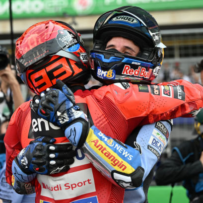 มาร์ก มาร์เกซ ประณามคำวิจารณ์ที่มีต่อ อเล็กซ์ มาร์เกซ