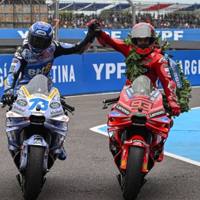 อเล็กซ์ มาร์เกซ ขอดูผลงานสนามต่อสนาม รับยังตามพี่ชายครึ่งก้าว!