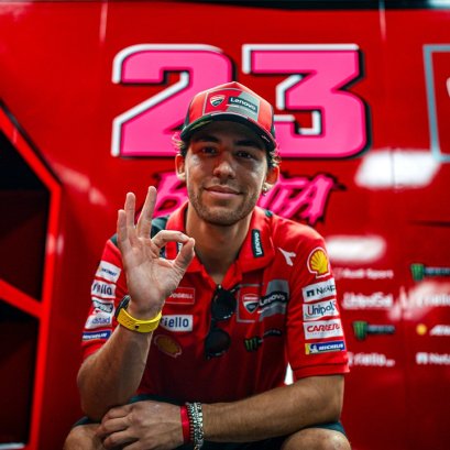 อิเนีย บาสเตียนินี รู้ดีมีนักบิด DUCATI หลายคนจ้องจะแย่งที่นั่งในทีมแฟคทอรี!