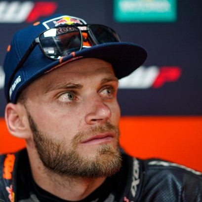 แบรด บินเดอร์ ไม่เหลิงแม้คว้าโพเดียมแรกให้ KTM ที่กาตาร์