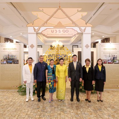 นิทรรศการศิลปกรรมเฉลิมพระเกียรติ บวร ๑๐   ในหลวง ครบ ๖ รอบ ๗๒ พรรษา