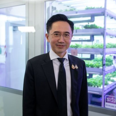 ศ.ดร.ยศชนัน วงศ์สวัสดิ์ รองนายกรัฐมนตรีและ รมว.อว. 
