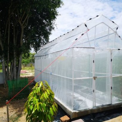 โรงเรือนที่สร้างขึ้นตามบ้าน ส่วนมากจะมีขนาด ไม่ใหญ่มาก