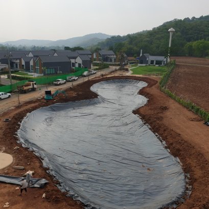 พลาสติก LDPE ปูสระน้ำ สำหรับจัดสวนในพื้นที่หมู่บ้านจัดสรร