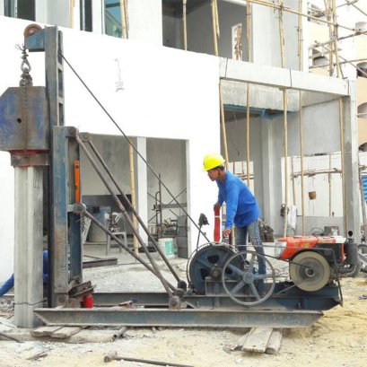 ผลงานตอกเสาเข็ม  ไซด์งานรามคำแหง 65 ตอกเข็ม i Micropile 22 จำนวน 8 ต้น สำหรับทำโรงจอดรถ