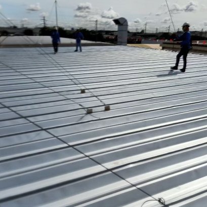 ผลงานเปลี่ยนแผ่นหลังคา