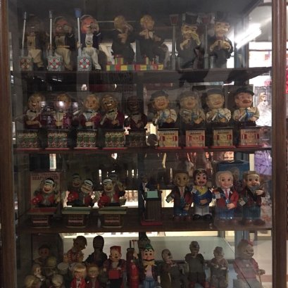 ตู้ของเล่นสังกะสีชุดลุงขี้เมา