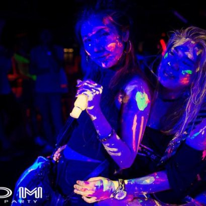 บอดี้เพ้นท์หน้า สีเรืองแสง นีออน ไฟ Black Light