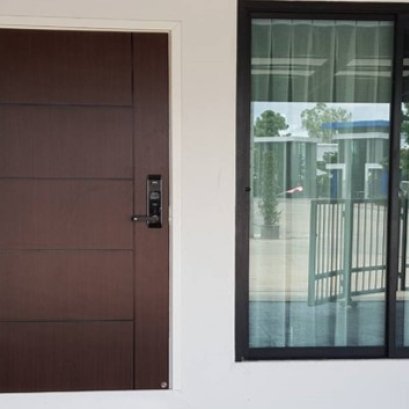 ประตูUPVCสำหรับบานประตูหน้าบ้าน ห้องนอนและห้องน้ำ โครงการกาญศิริ