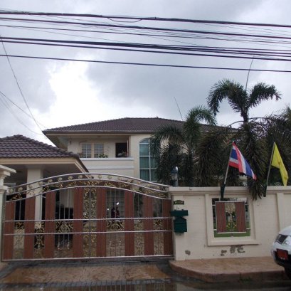 หมู่บ้านชวนชื่นบางเขน