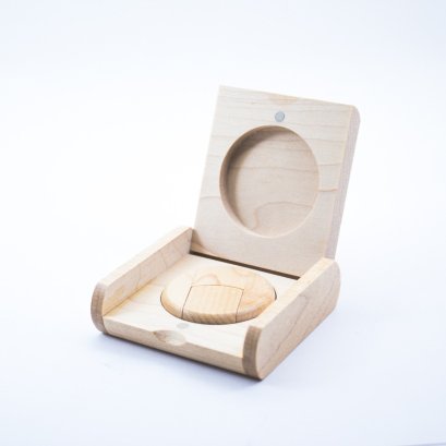 กล่องไม้สำหรับใส่แฟลชไดร์ฟเกรดพรีเมี่ยม สั่งผลิตพร้อมสลักหรือพิมพ์โลโก้บริษัท ของที่ระลึกสำหรับบริษัทที่ต้องการมอบชุดของขวัญที่มีระดับ