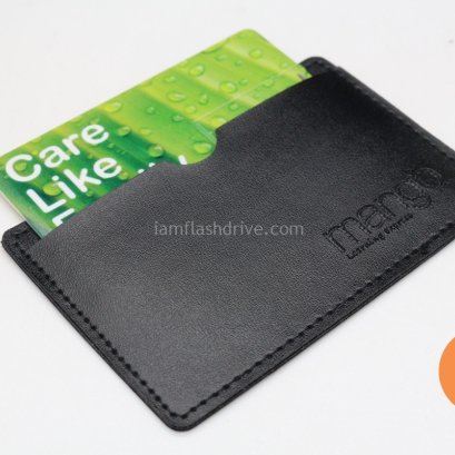 กระเป๋าหนังใส่บัตรเกรดพรีเมี่ยม สั่งผลิตพร้อมสลักหรือพิมพ์โลโก้บริษัท ขนาดกะทัดรัด พกพาสะดวก เหมาะสำหรับเป็นของที่ระลึกที่สร้างความประทับใจ