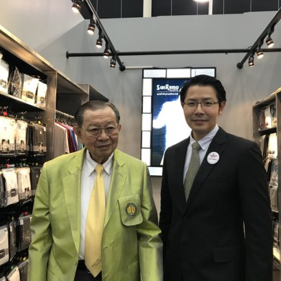 สองผู้บริหารเข้าเยี่ยมชมบูธแซนรีโม