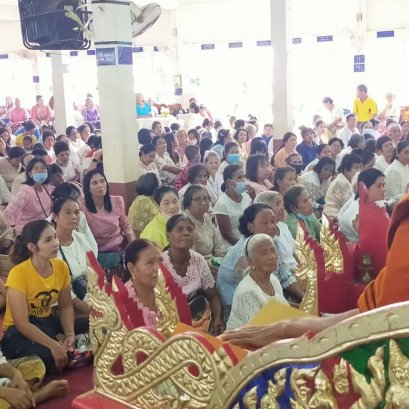 ชาวทุ่งใหญ่เมืองคอนแห่เข้าวัดทำบุญเดือนสิบส่งตายายกลับภพภูมิวันสุดท้าย