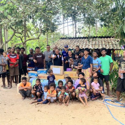 คณะสว.กลุ่มใต้ตอนล่างผนึกกำลัง ปันน้ำใจบรรเทาทุกข์ผู้ประสบอุทกภัย 