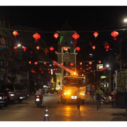 เบตงเริ่มประดับโคมไฟ ต้อนรับตรุษจีนคลายเหงายุคโควิดฯ
