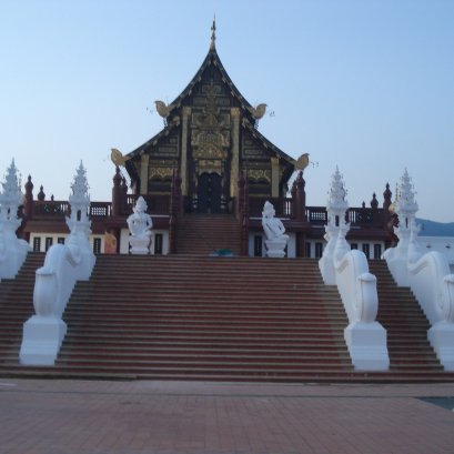 งานติดตั้งพื้นไม้ลามิเนต เชียงใหม่ลามิเนต