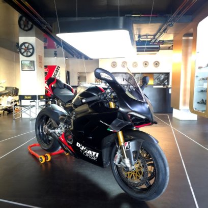 ducati panigale v4sp2 v4s v4r ท่ออาคาโพวิค akrapovic full system ซื้อขายรถดูคาติมือสอง ราคาถูก รถบิ๊กไบค์ bigbike superbike used bike motorcycle parts mpkconcept ของแต่งรถ ล้อคาร์บอน bst carbon wheels brembo hp จานเบรคหน้าเบรมโบ้