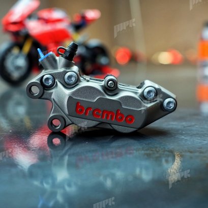 brembo_front_rear_caliper_ปั๊มเบรคเบรมโบ้_4พอตไทเทซ้าย_ปักข้างโลโก้แดง
