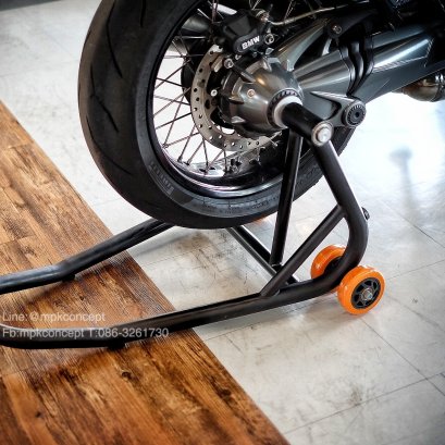 สแตนยกรถล้อหลังสีดำ rear_stand service_bmw_rninet paddock stand r9t