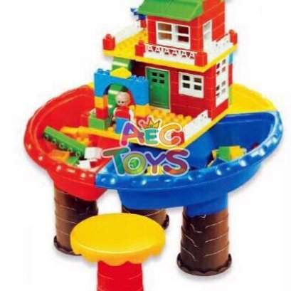 โต๊ะกลมเล่นนํ้า-ทรายแสนเพลิน พร้อมตัวต่อ 180 ชิ้น