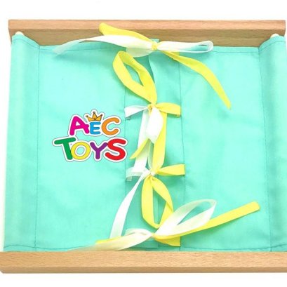 ชุดฝึกแต่งตัวผูกโบว์