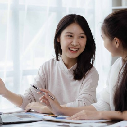 เปรียบเทียบ 1688 กับ Alibaba ต่างกันอย่างไร? ควรเลือกส่งออกกับเว็บไหนดี?