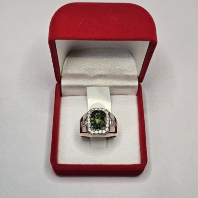 แหวนพลอยแท้เขียวส่อง