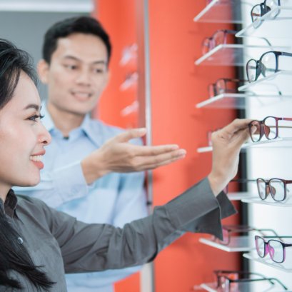 เปิดร้านแว่นตาโดยไม่มีพื้นฐาน ควรเตรียมตัวยังไง? ประสบการณ์จริงจากคนในวงการ