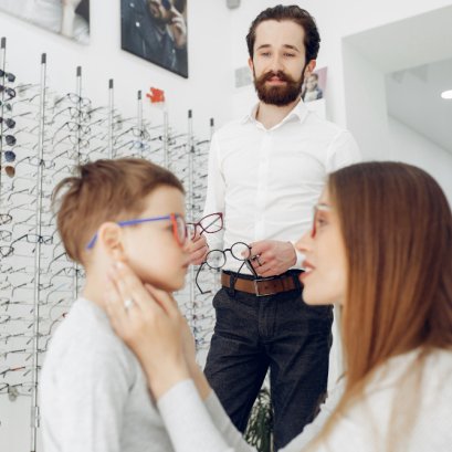 เปิดร้านแว่นตาและบริหารสต๊อกอย่างไรไม่ให้เงินจม? กลยุทธ์คุมต้นทุนสำหรับเจ้าของร้านตัวจริง