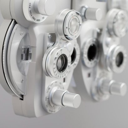 Phoropter (หัวกระโหลก) สำคัญกับร้านแว่นอย่างไร | อุปกรณ์ที่ทำให้วัดสายตาแม่นขึ้น (Grandlondon Optical)