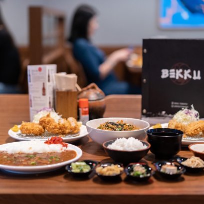 มาตามหาดราก้อนบอลที่ร้าน Bekku Tonkatsu อิ่ม อร่อย กับทงคัตสึในบรรยากาศแบบดราก้อนบอลสไตล์