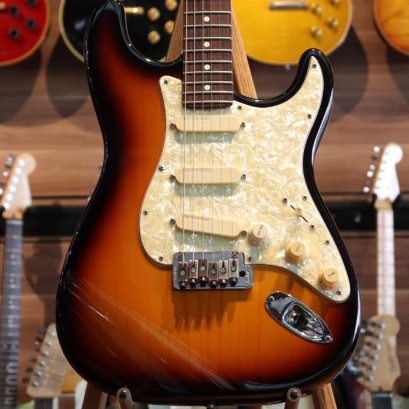 Fender Strat Plus Deluxe Pu 3-Color 1994 Sunburst (3.5kg)