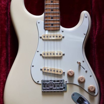 Fender Stratocaster 1977 Refinish Blonde White