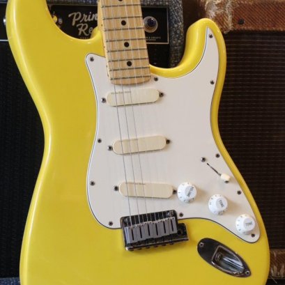 Fender 1989 Deluxe American Standard Graffiti Yellow Stratocaster (3.6kg)