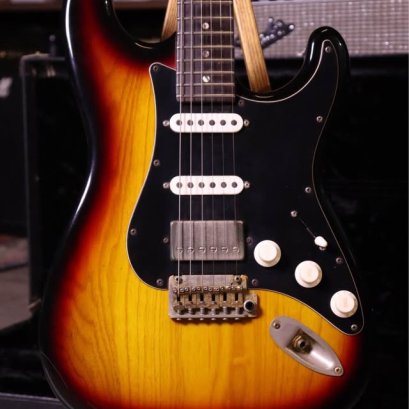 Suhr Custom Classic Swamp Ash Sunburst 2011 (3.6kg)